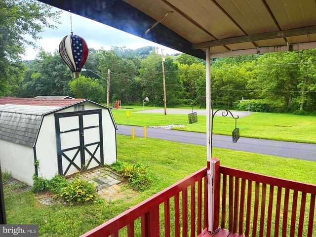 1021 ASPEN ST, Laurys Station, PA 18059