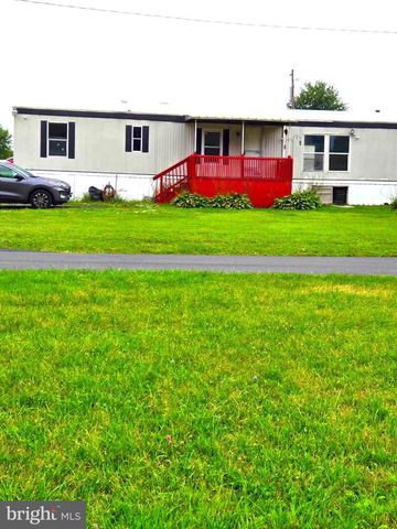 1021 ASPEN ST, Laurys Station, PA 18059