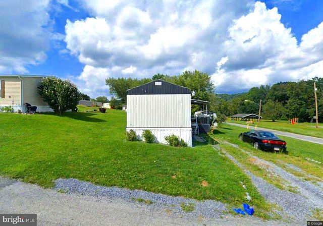 1021 ASPEN ST, Laurys Station, PA 18059