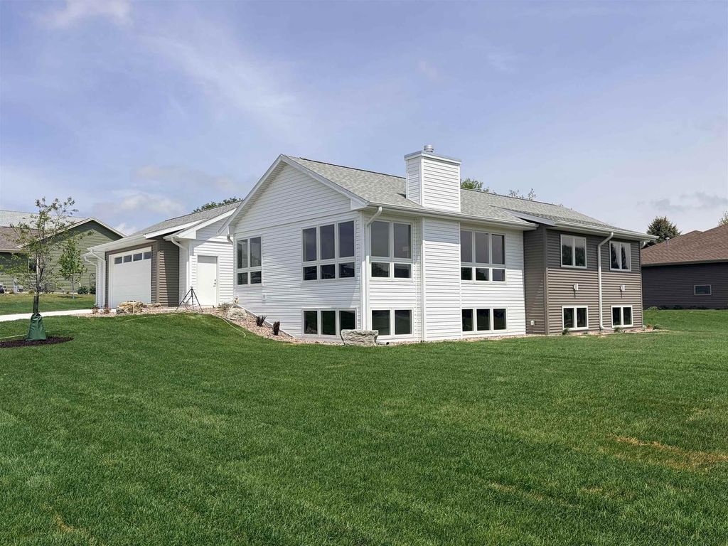772 N Waveland Road, Janesville, WI 53548