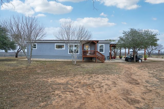 1170 Atascosa County Road 101, Floresville, TX 78114
