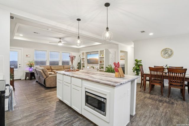 1170 Atascosa County Road 101, Floresville, TX 78114