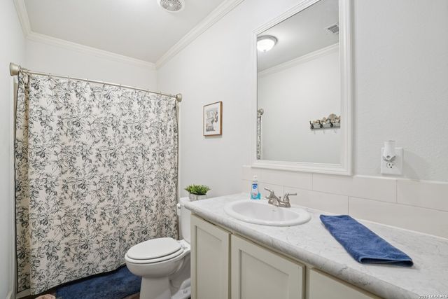 1170 Atascosa County Road 101, Floresville, TX 78114