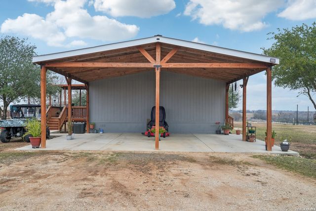 1170 Atascosa County Road 101, Floresville, TX 78114