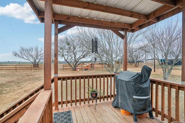 1170 Atascosa County Road 101, Floresville, TX 78114