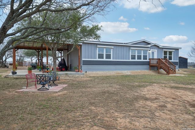 1170 Atascosa County Road 101, Floresville, TX 78114