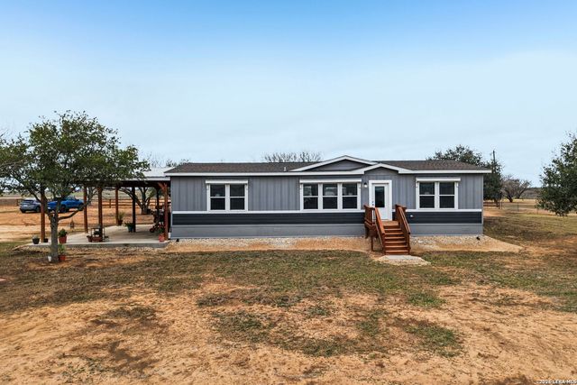 1170 Atascosa County Road 101, Floresville, TX 78114