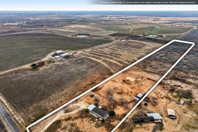 1170 Atascosa County Road 101, Floresville, TX 78114