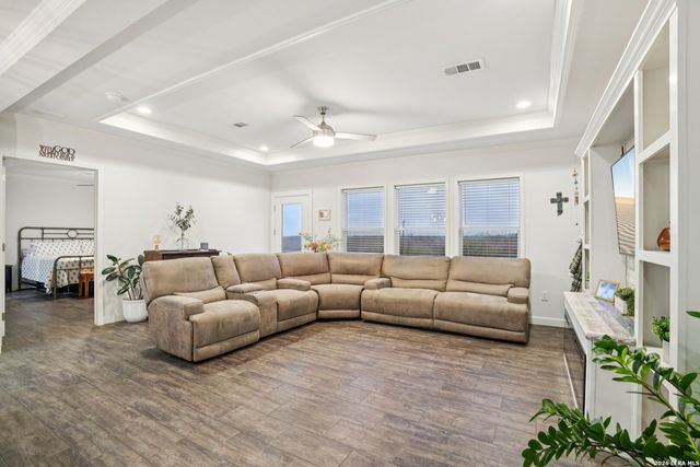 1170 Atascosa County Road 101, Floresville, TX 78114