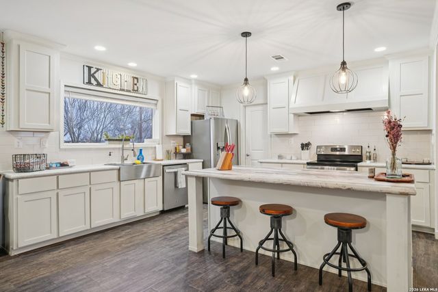 1170 Atascosa County Road 101, Floresville, TX 78114