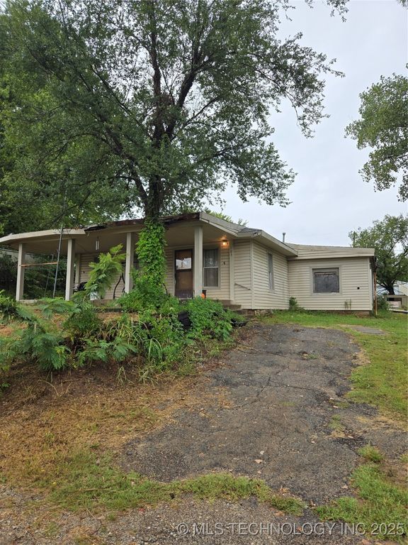 105 E 5th Street, Drumright, OK 74030