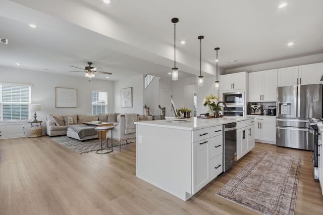 3032 Manchester Dr, Spring Hill, TN 37174