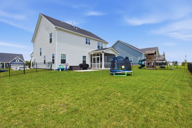 3032 Manchester Dr, Spring Hill, TN 37174