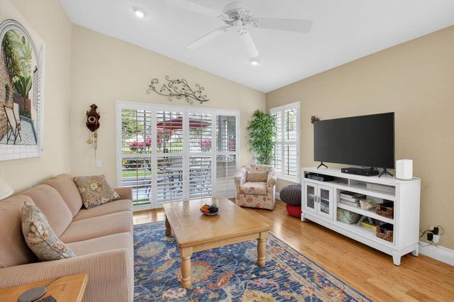 6877 Castlemaine Avenue, Boynton Beach, FL 33437