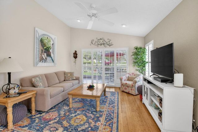 6877 Castlemaine Avenue, Boynton Beach, FL 33437