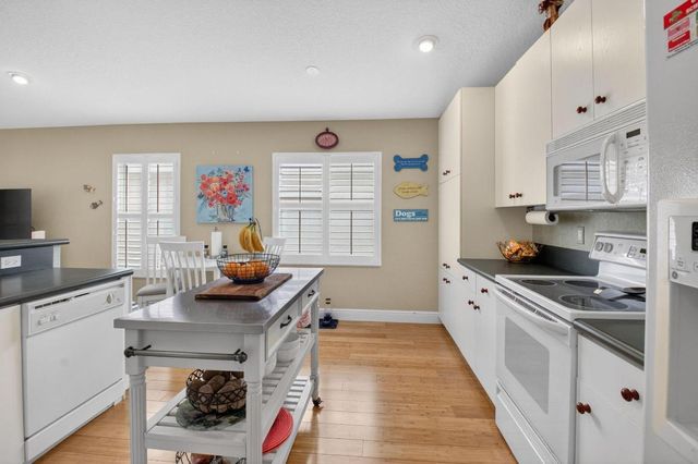 6877 Castlemaine Avenue, Boynton Beach, FL 33437