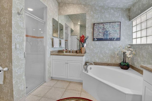 6877 Castlemaine Avenue, Boynton Beach, FL 33437