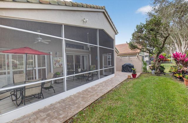 6877 Castlemaine Avenue, Boynton Beach, FL 33437