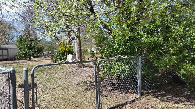 404 McDougald Drive, Raeford, NC 28376