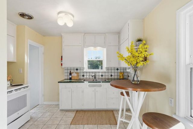517 S Bowdish Rd, Spokane Valley, WA 99206