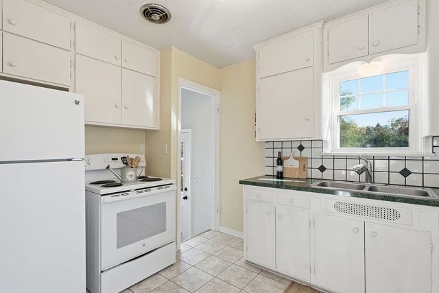 517 S Bowdish Rd, Spokane Valley, WA 99206