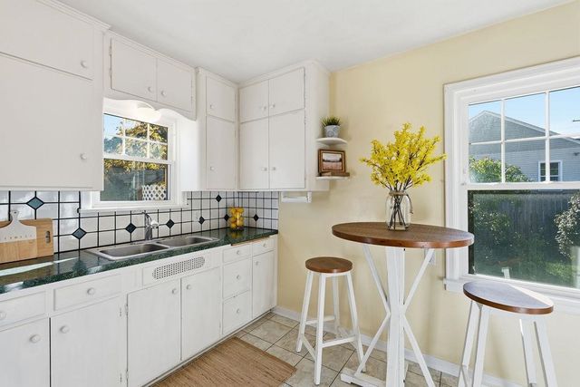 517 S Bowdish Rd, Spokane Valley, WA 99206
