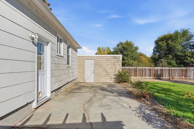 517 S Bowdish Rd, Spokane Valley, WA 99206