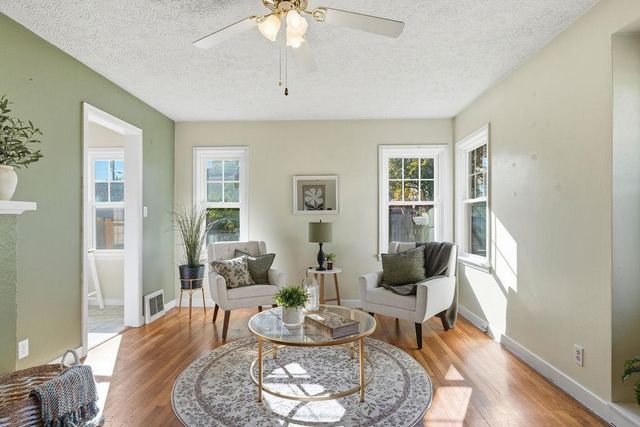 517 S Bowdish Rd, Spokane Valley, WA 99206
