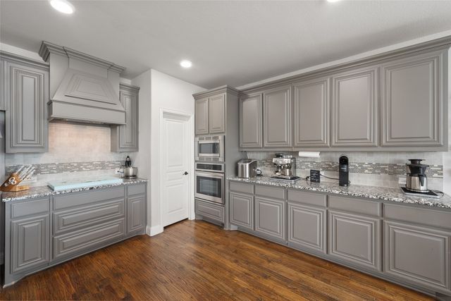 1132 Apple Grove Lane, Waxahachie, TX 75165
