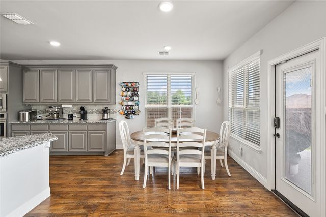 1132 Apple Grove Lane, Waxahachie, TX 75165