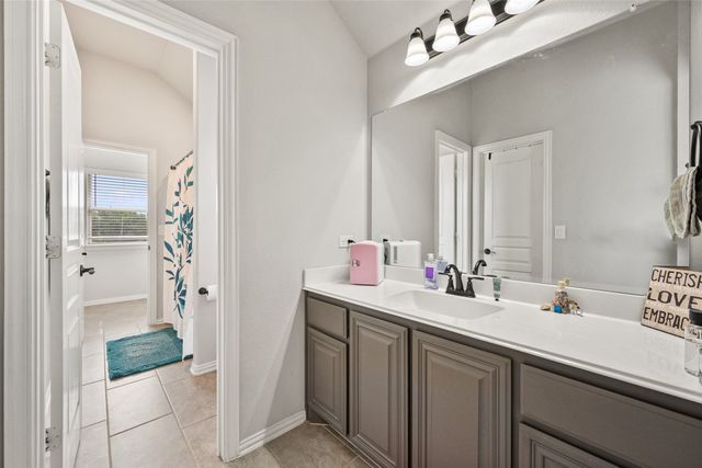 1132 Apple Grove Lane, Waxahachie, TX 75165