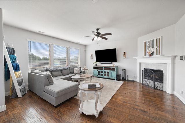 1132 Apple Grove Lane, Waxahachie, TX 75165