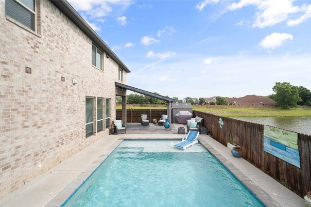 1132 Apple Grove Lane, Waxahachie, TX 75165