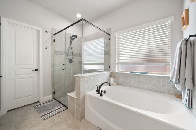 1132 Apple Grove Lane, Waxahachie, TX 75165