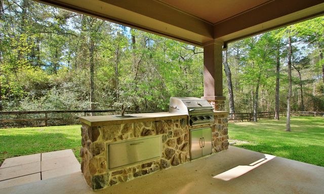 28007 Hickory Court, Magnolia, TX 77355