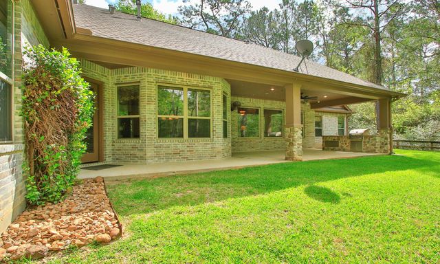 28007 Hickory Court, Magnolia, TX 77355