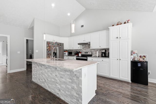 5804 County Court, Buford, GA 30518