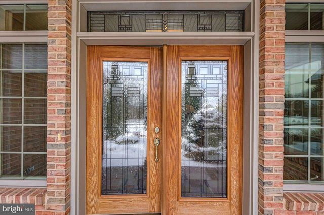 235 WOLF HOLLOW RD, Lake Harmony, PA 18624