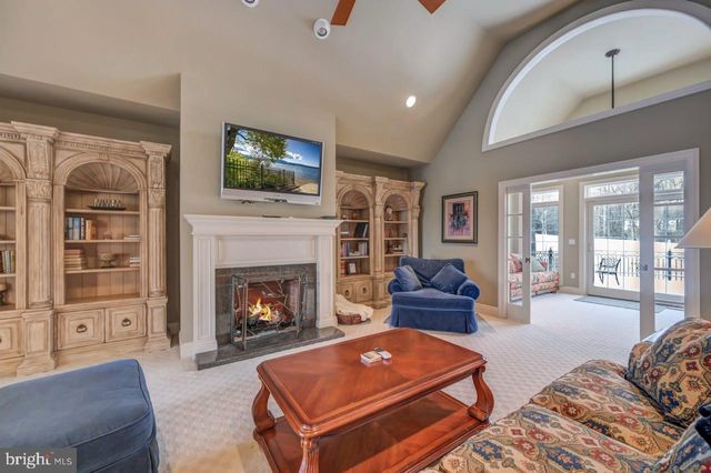 235 WOLF HOLLOW RD, Lake Harmony, PA 18624