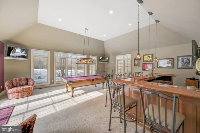 235 WOLF HOLLOW RD, Lake Harmony, PA 18624