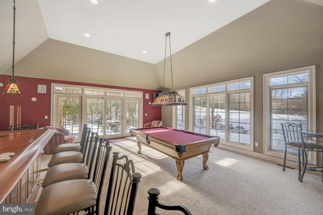 235 WOLF HOLLOW RD, Lake Harmony, PA 18624