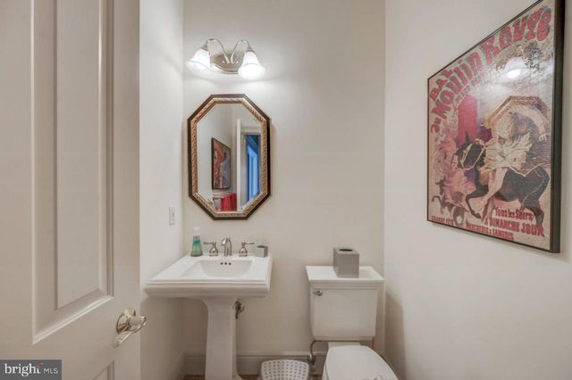 235 WOLF HOLLOW RD, Lake Harmony, PA 18624