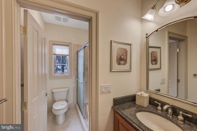 235 WOLF HOLLOW RD, Lake Harmony, PA 18624