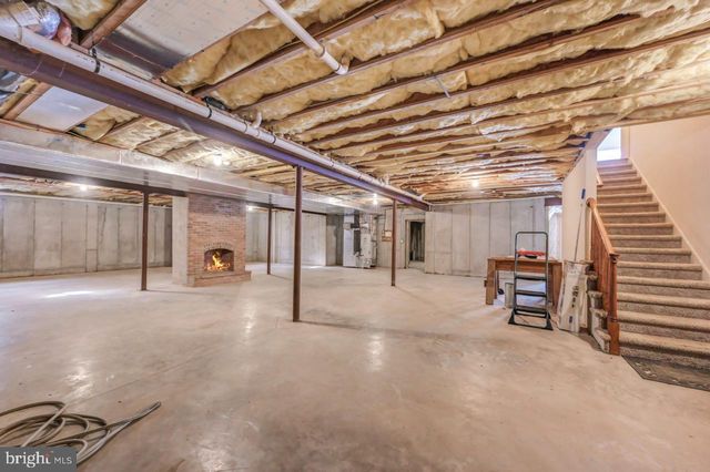 235 WOLF HOLLOW RD, Lake Harmony, PA 18624