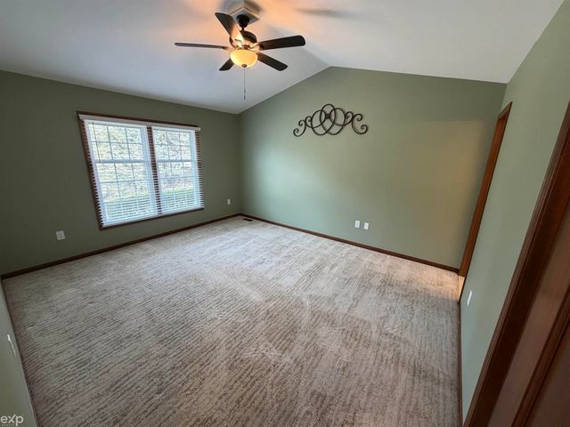 14715 Holly Ct Court 62, Shelby Twp, MI 48315