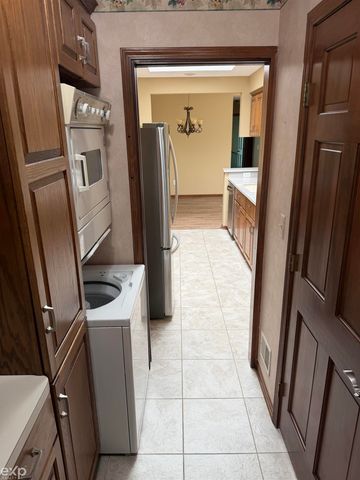 14715 Holly Ct Court 62, Shelby Twp, MI 48315