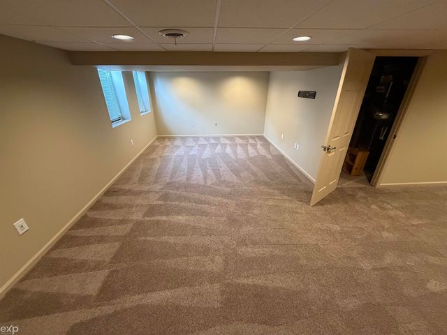 14715 Holly Ct Court 62, Shelby Twp, MI 48315