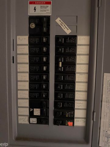 14715 Holly Ct Court 62, Shelby Twp, MI 48315