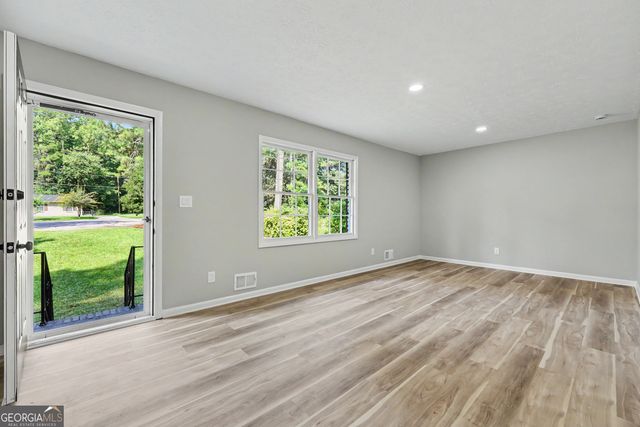 6200 Auburn Drive, Riverdale, GA 30296