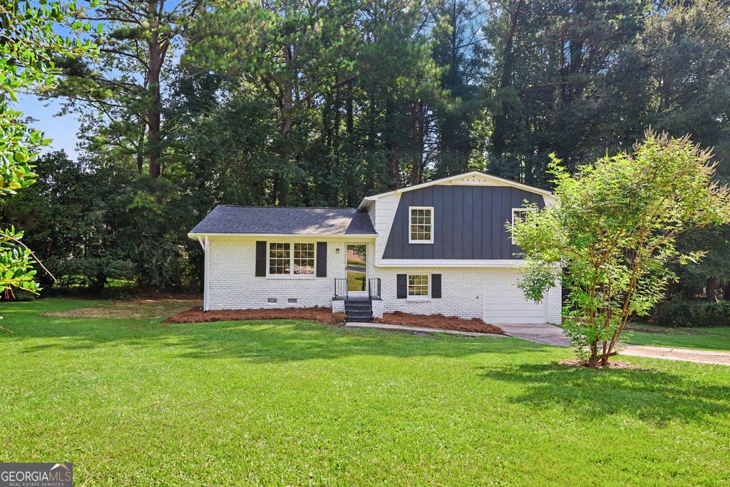 6200 Auburn Drive, Riverdale, GA 30296
